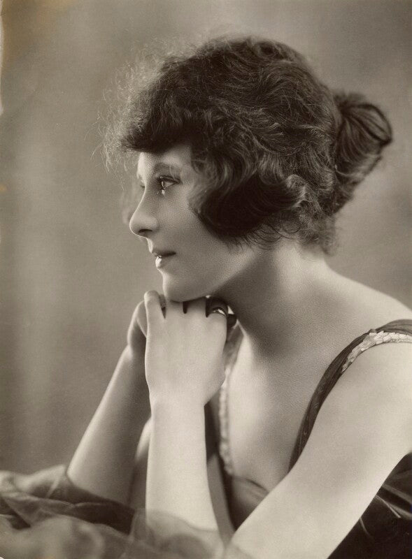 Lois mackinnon npg x83168