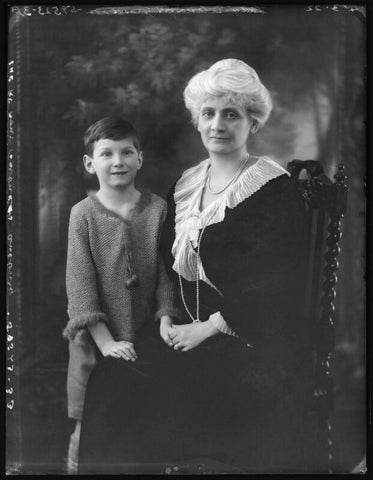 John Lubbock, 3rd Baron Avebury; Alice Augusta Laurentia Lane (née Fox-Pitt-Rivers), Lady Avebury NPG x121377