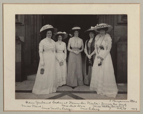 'New Zealand Ladies at Henniker Heaton's Terrace Tea-party' NPG x135591