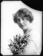 Shirley Kellogg (Mrs Albert de Courville) NPG x101794