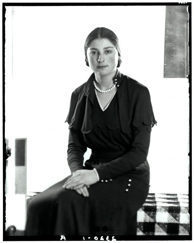 Elizabeth annette lee (née solomon) npg x125824