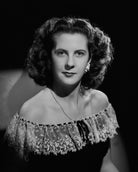 Hon. Gloria Mary Bearman (née Curzon) NPG x73679