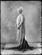 Sibyl Louise Willoughby (née Murray) NPG x124565