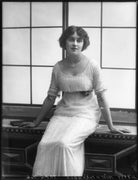 Vivien Maxwell NPG x101748