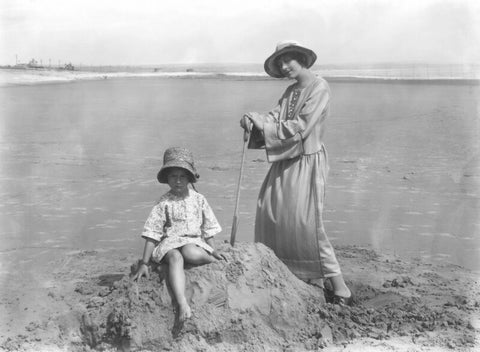 Athene Seyler with her daughter Jane Ann Jones (née Sterndale Bennett) NPG x18811