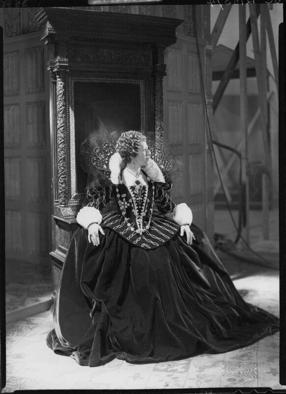 Flora robson as queen elizabeth in 'fire over england' npg x24792