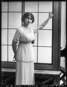 Vivien Maxwell NPG x101754