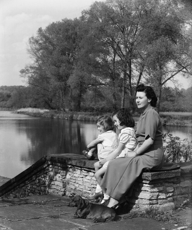 Hon. (barbara) suzanne skyrme (née lyle) with her daughters npg x78327
