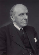 Edgar Algernon Robert Gascoyne-Cecil, 1st Viscount Cecil of Chelwood NPG x166512