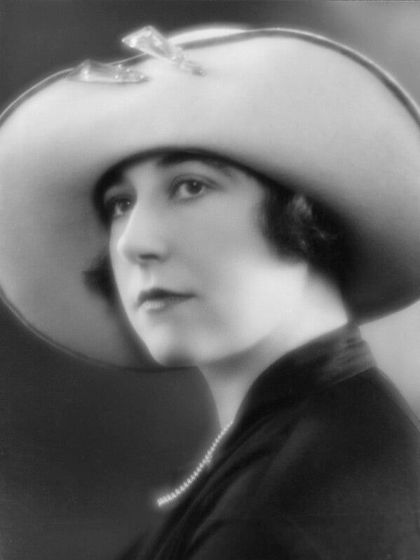 Yvonne arnaud npg x19197