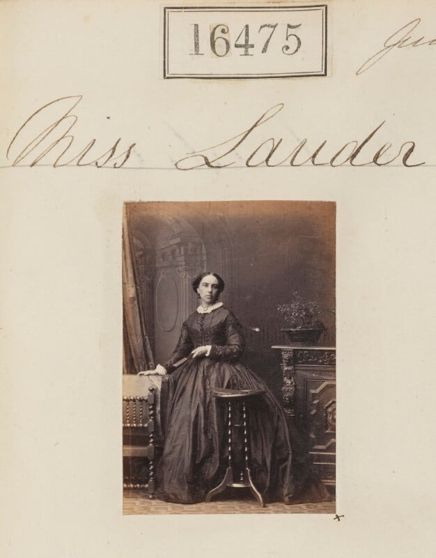 Miss lauder npg ax64387