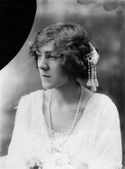 Dame (Esmerelda) Cicely Courtneidge NPG x19293