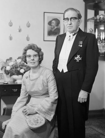 Sir Alan Cumbrae Rose McLeod and Noreen Egremont (née King), Lady McLeod NPG x173187