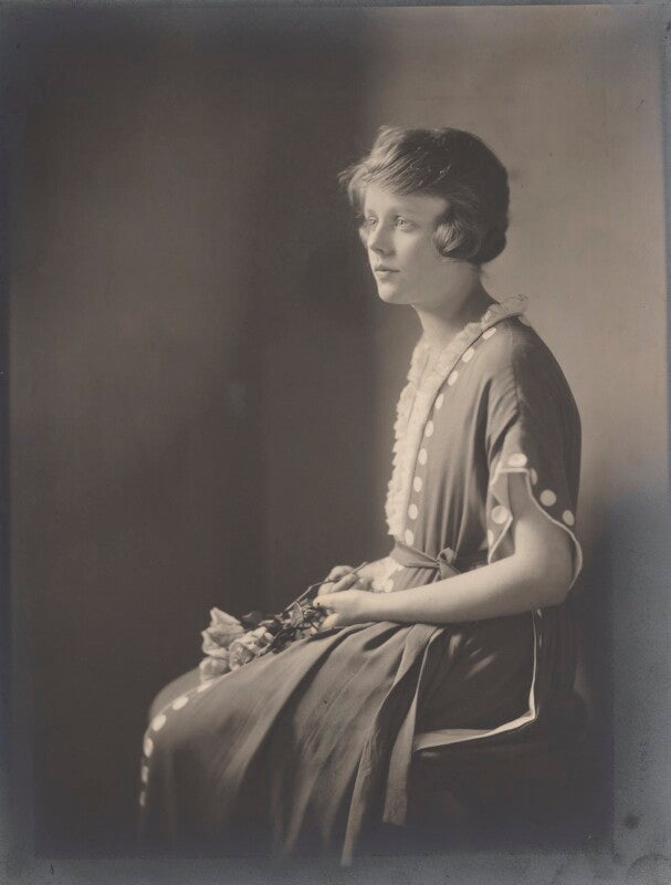 Edna best npg ax24980