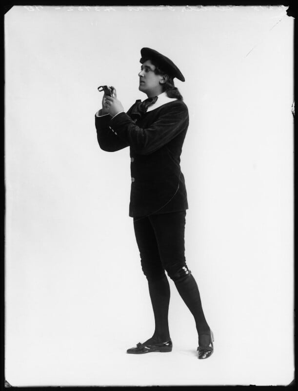 Leicester tunks npg x80555