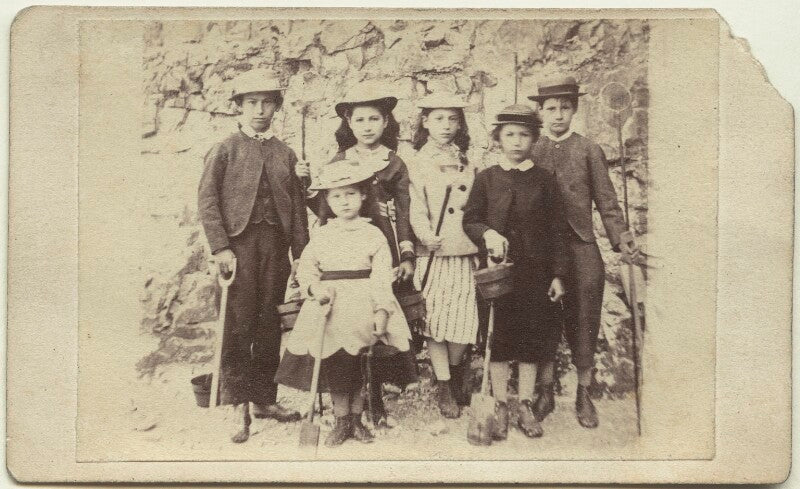 'arthur, dolly, elinor, kitty, charlie, dick' npg x129642