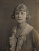 Moyna Macgill (Charlotte Lillian McIldowie) NPG Ax24975