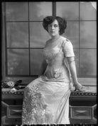 Lilian Mabel Alice ('Mabs') (née Roussel), Lady Richmond Brown NPG x34937