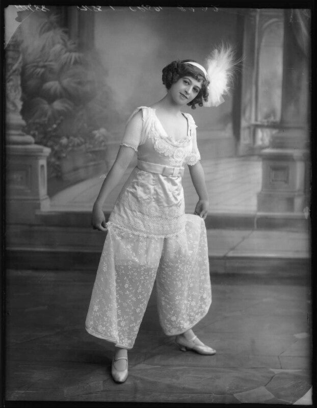 Ida crispi in the revue 'everybody's doing it' npg x102793