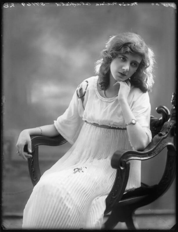 Nina oldfield npg x101111