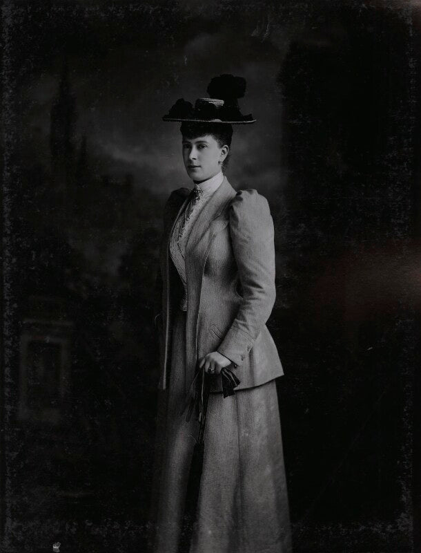 Queen mary npg ax36400