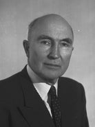 Roger Mellor Makins, 1st Baron Sherfield NPG x125930