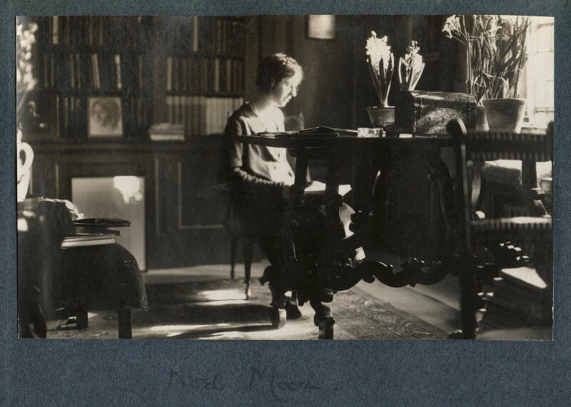 Noël moon npg ax141020