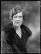 Olwen Verena (née Ponsonby), Lady Oranmore and Browne NPG x123652