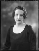 Doreen Geraldine Knatchbull (née Browne), Lady Brabourne NPG x123294