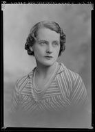 Frieda Napier (née Lewis, later Mason) NPG x184769