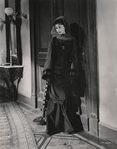 Vivien Leigh as Anna Karenina in 'Anna Karenina' NPG x139800