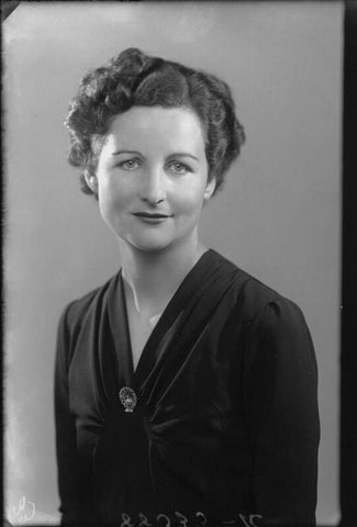 Nancy Mitford NPG x27172