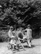 Elizabeth Marion Richardson (née Gibson) with her children NPG x78002