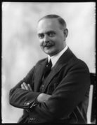 Arthur Vernon Davies NPG x123995