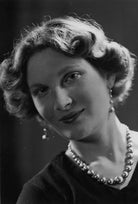 Margaret Ann d'Abreu (née Bowes-Lyon) NPG x3064