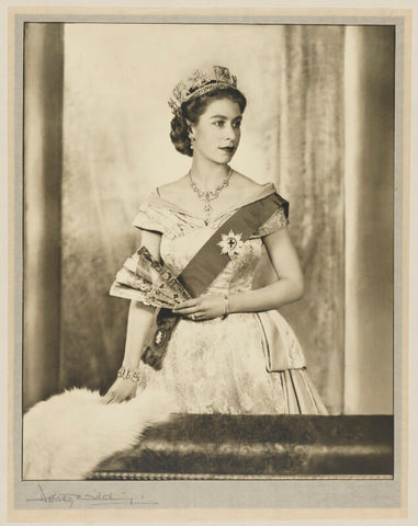 Queen Elizabeth II NPG x76286