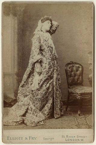 Maud (née Holt), Lady Beerbohm Tree NPG x127953