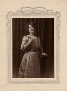 Lily Morris (née Lilles Mary Crosby) NPG x135872