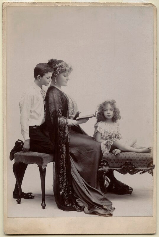 Daisy, countess of warwick with her children npg x68988