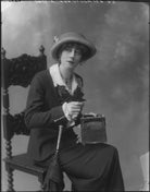 Violet Vanbrugh (Violet Augusta Mary Barnes) NPG x34387